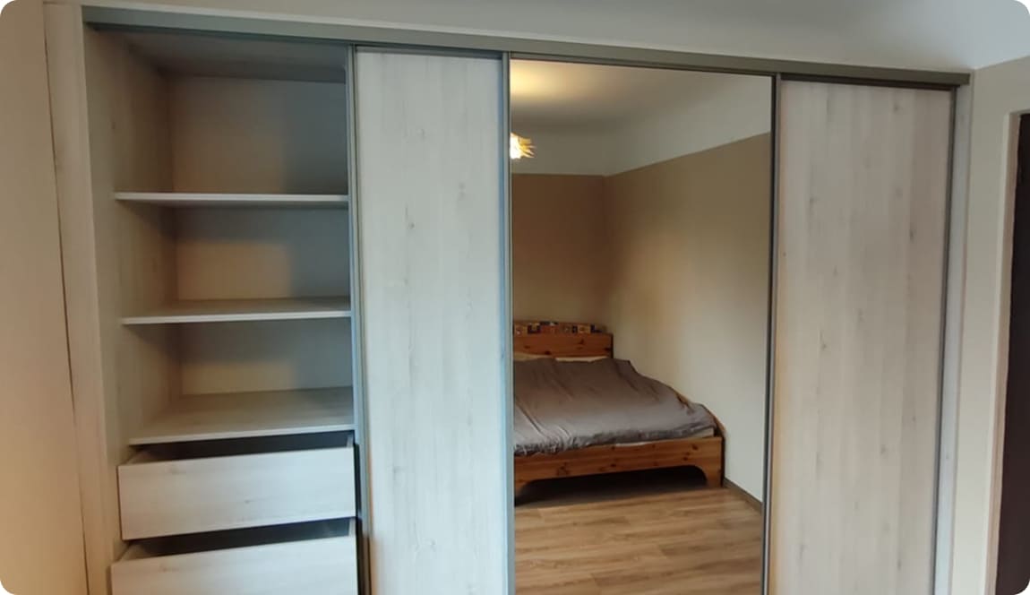 {{ images.KasrYZxaSd.alt }}