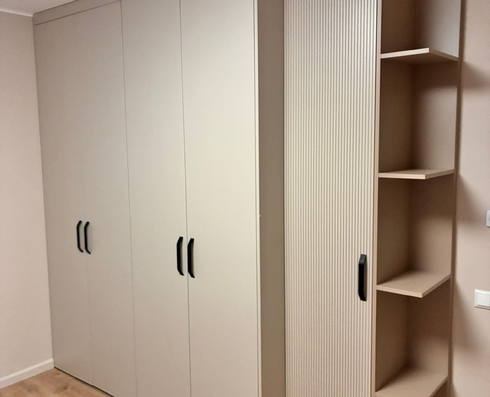 {{ images.cteAGhWVNk.alt }}