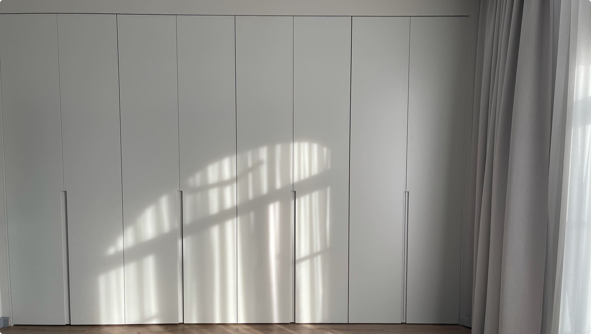 {{ images.bDqrALFmsV.alt }}