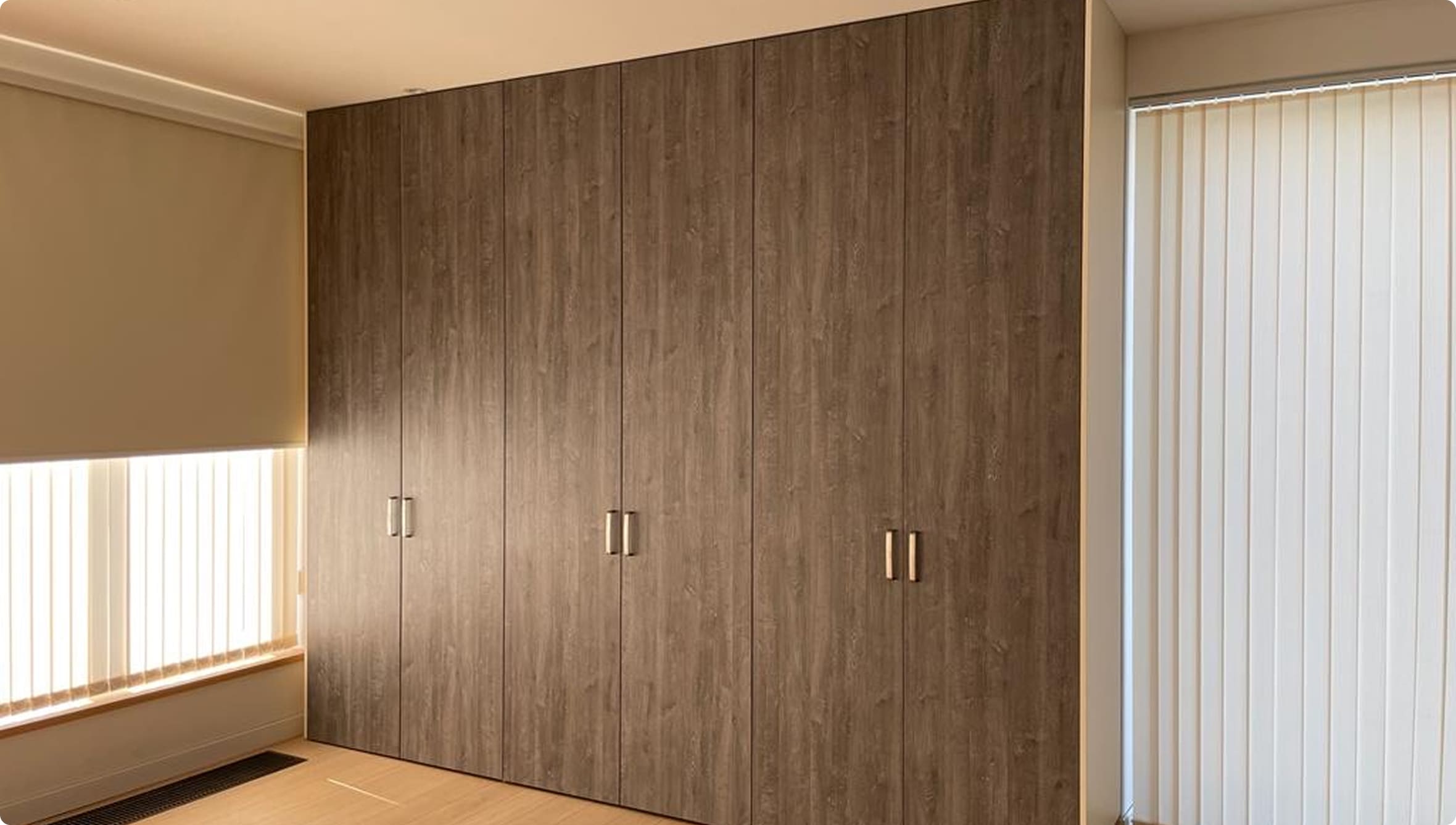 {{ images.atGeiRGBDQ.alt }}