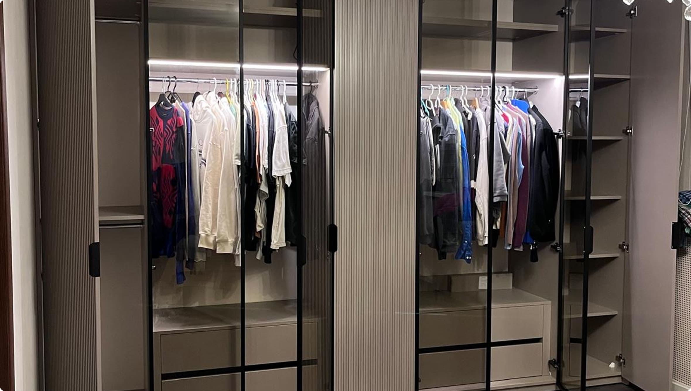 {{ images.yOFFCENeVo.alt }}